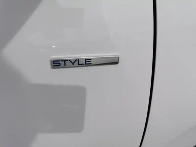 Peugeot 108 style 1.0 vti 72 ch bvm5 — photo 10