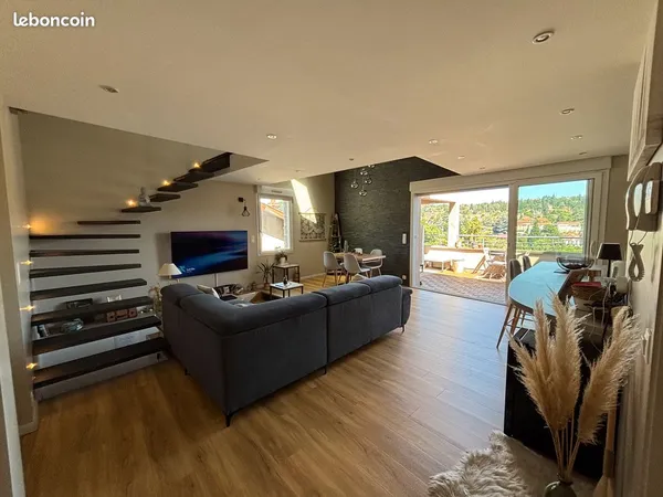 Duplex avec terrasse et vue dégagée