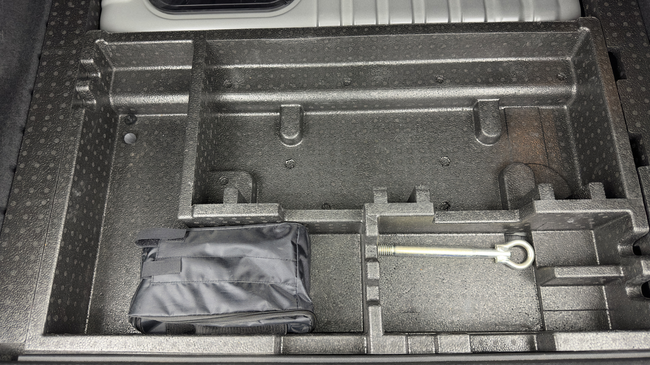 Peugeot 308 SW PHEV 180 e-EAT8 — photo 34