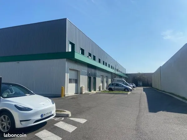 Bureaux 154 m² Mions