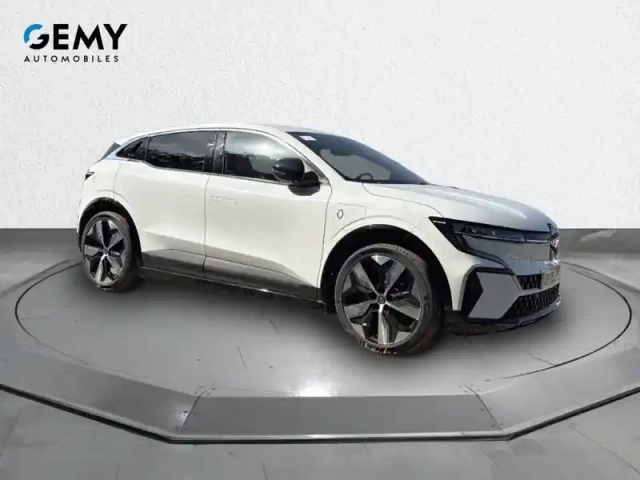 Renault Megane e-tech ev60 220 ch super charge — photo 3