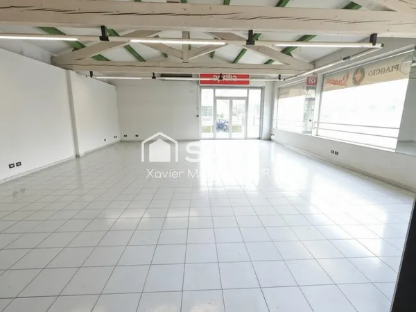 EN EXCLUSIVITÉ - À Vendre Local commercial 433 m²