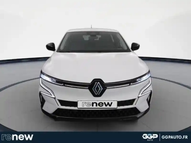 Renault Megane e-tech electric ev40 130ch equilibre boost charge — photo 8