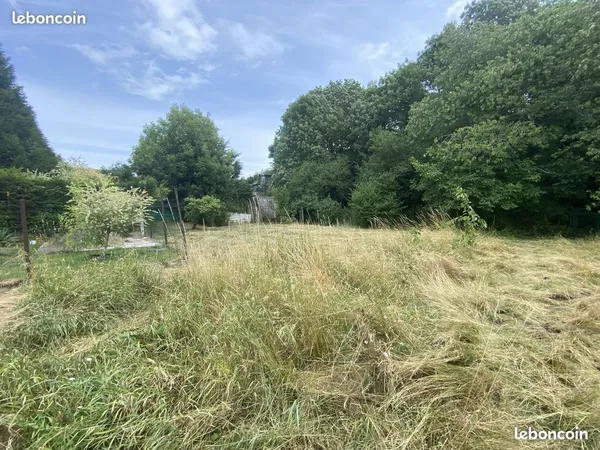 Beau terrain constructible 1 672 m² - Permis obtenu - Lewarde
