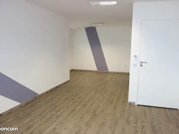 Bureau 32 m²