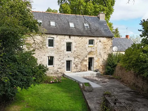 SAINT-CARADEC - MAISON 4 CHAMBRES - GARAGE