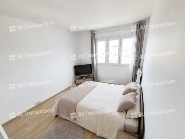 T4 Renove de 82.5 M2 Balcon Place de Parking- Cave