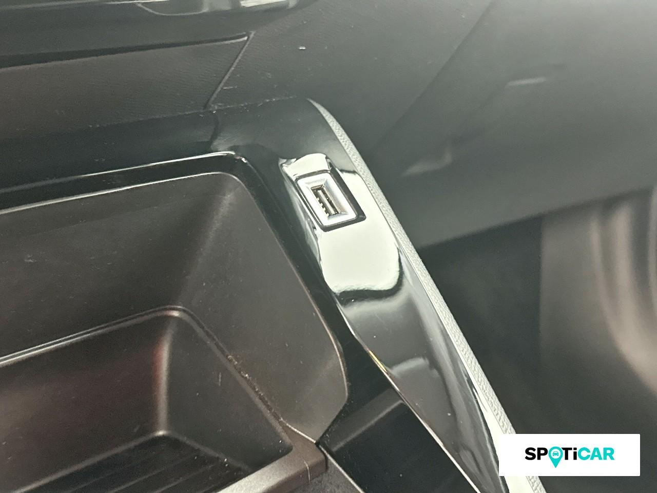 Peugeot 2008 1.2 puretech 130ch s&s style eat8 — photo 16