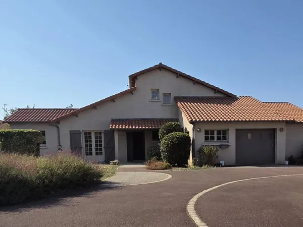 Maison 9 pièces 211 m²
