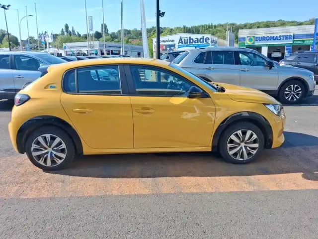 Peugeot 208 electrique 50 kwh 136ch — photo 4