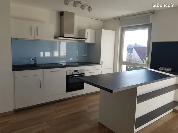 Appartement meublé (F3, 66m2) avec balcon, garage et parking à Illfurth