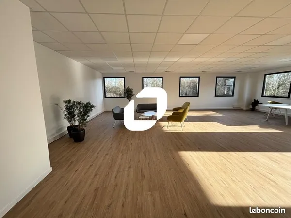 Bureau 213 m²