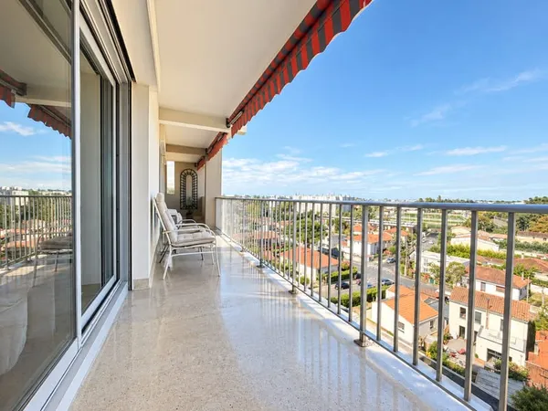 BORDEAUX - CAUDÉRAN - APPARTEMENT - T5 - 112 m2 LOI CARREZ -