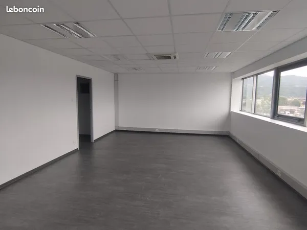Bureaux 87 m² SCIONZIER