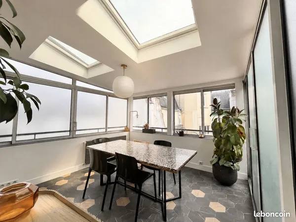 Appartement 81m²- rue de TOCQUEVILLE -PARIS 17ème