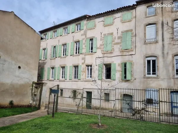 Immeuble 24 pièces 869 m²