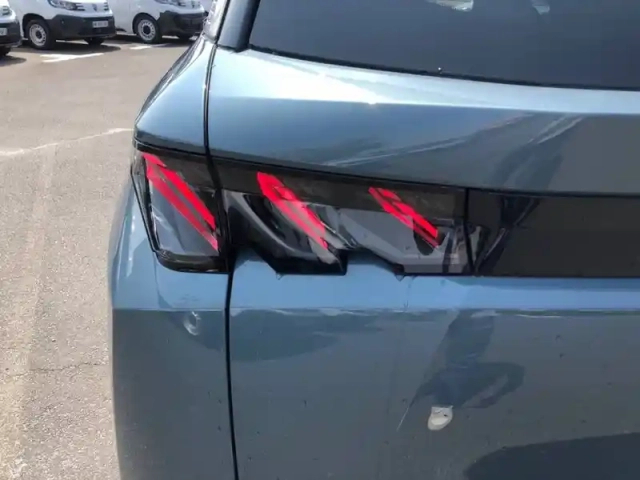 Peugeot 5008 electrique 230 ch 97 kwh grande autonomie — photo 17