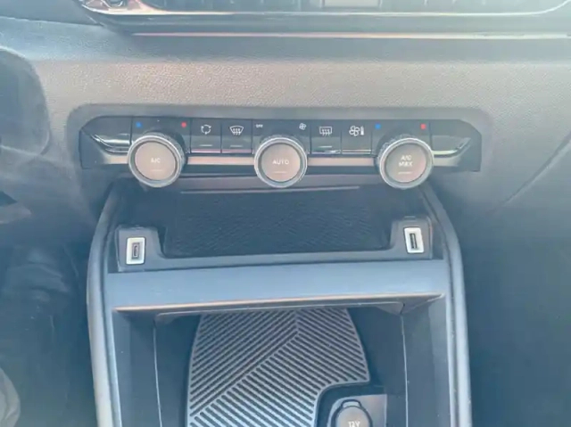 Citroën C4 bluehdi 130ch s&amp;s feel eat8 — photo 5