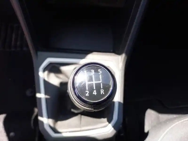 Dacia Sandero sce 65 — photo 13