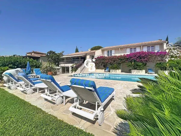Maison 11 pièces 313 m²