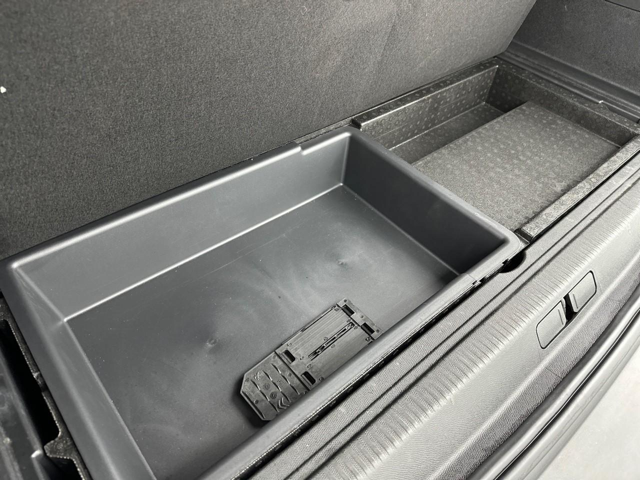 Peugeot 3008 hybrid 225 e-eat8 gt — photo 40