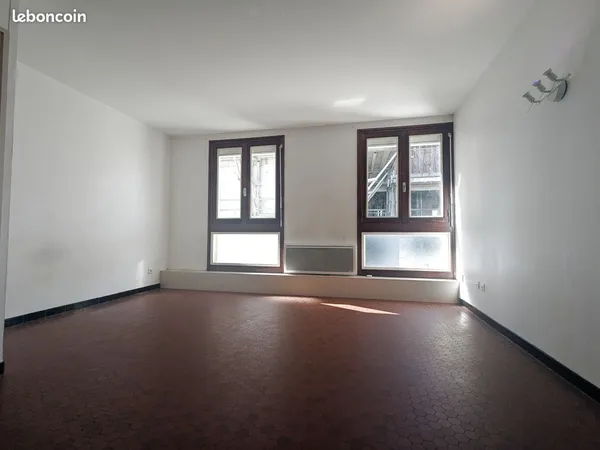 Studio 1 pièce 25 m²