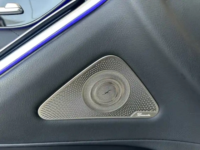 Mercedes Cla 580 e berline amg line — photo 60