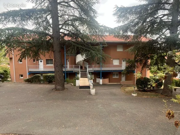 Appartement T2 50 m2 2 balcons 2 places parking + cave
