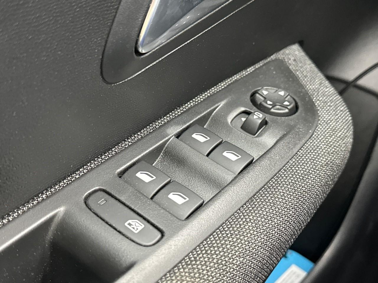 Peugeot 208 puretech 100 s&s eat8 style — photo 15