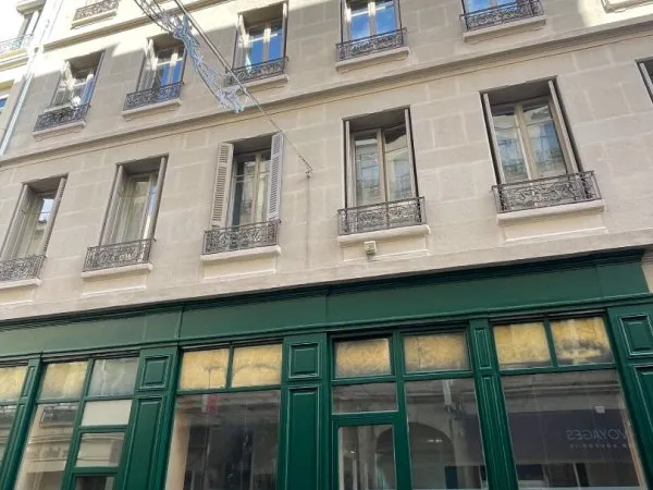 Bureau 170 m²