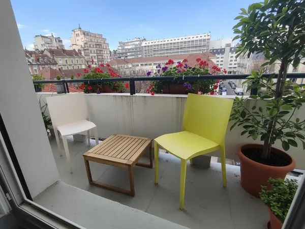 Grand T6 très bel état, ascenseur, sans vis à vis
