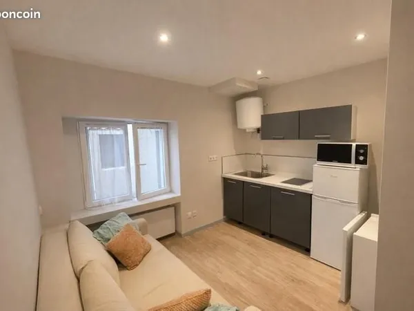 Studio 1 pièce 12 m²