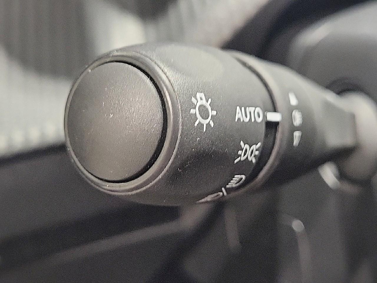 Peugeot 2008 puretech 130 s&s eat8 allure — photo 21