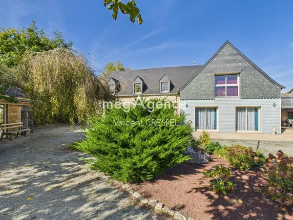 Maison 8 pièces 322 m²