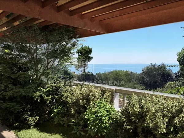 Menton Garavan - Appartement d’exception avec vue mer et terrasse paysagée