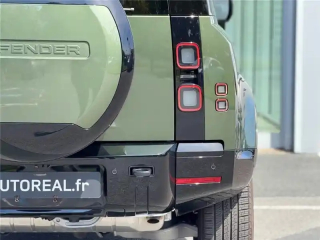 Land Rover Defender 110 phev — photo 66