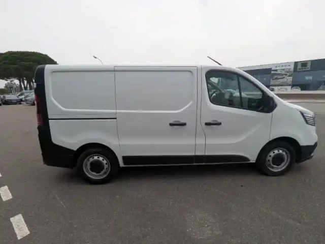 Renault Trafic fg l1h1 3t 2.0 blue dci 130ch grand confort tva recuperable — photo 8