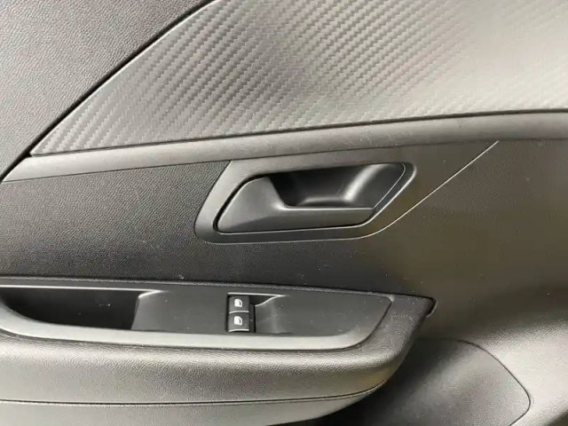 Peugeot 208 puretech 75 s&amp;s bvm5 — photo 57