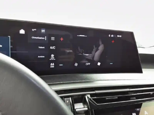Peugeot 5008 hybrid 136 e-dcs6 — photo 44