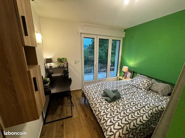 Chambre 6 pièces 80 m²
