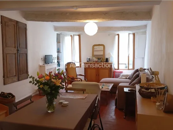 BARGEMONï¿½: Spacieux appartement 3 pieces et grenier