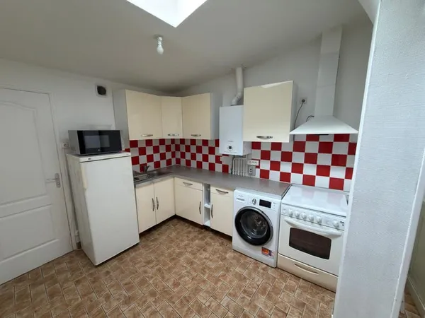 MAISON AMIÉNOISE NON MEUBLÉE AVEC 2 CHAMBRES - QUARTIER SAIN
