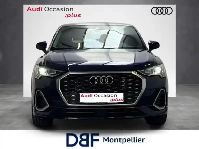 Audi Q3 35 tfsi 150 ch s tronic 7 s line — photo 17