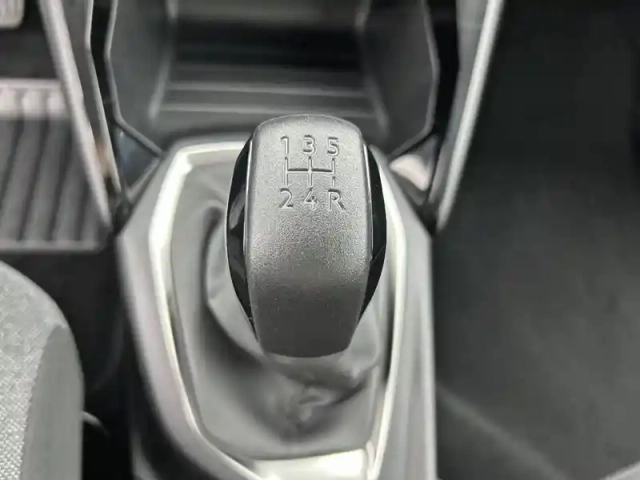 Peugeot 208 puretech 75 s&amp;s bvm5 — photo 39