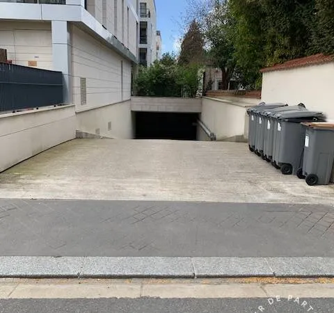 Garage/Parking