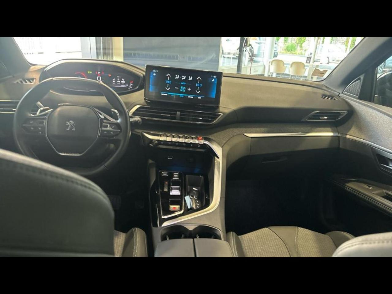 Peugeot 3008 1.5 bluehdi 130ch s&s allure pack eat8 — photo 11