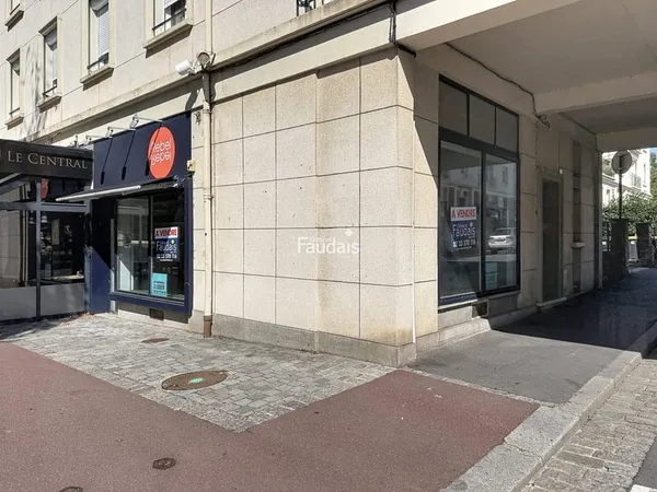 Murs commerciaux libre à vendre