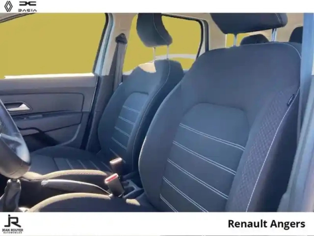 Dacia Duster 1.0 eco-g 100ch confort 4x2 — photo 3