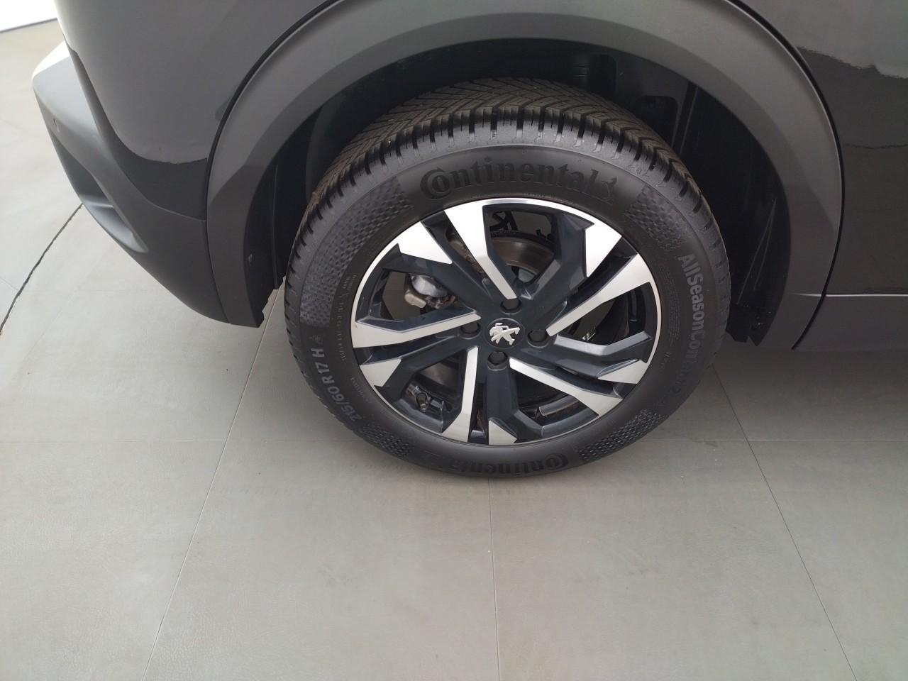 Peugeot 2008 puretech 130 s&s eat8 allure pack — photo 28