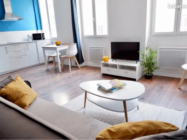 Studio meublé à Noailles - très bon état